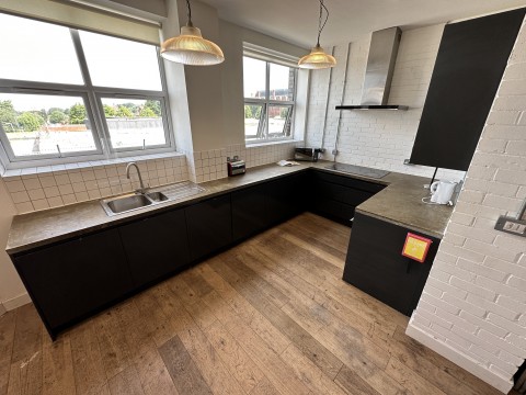 View Full Details for 8HE, L3 8HE